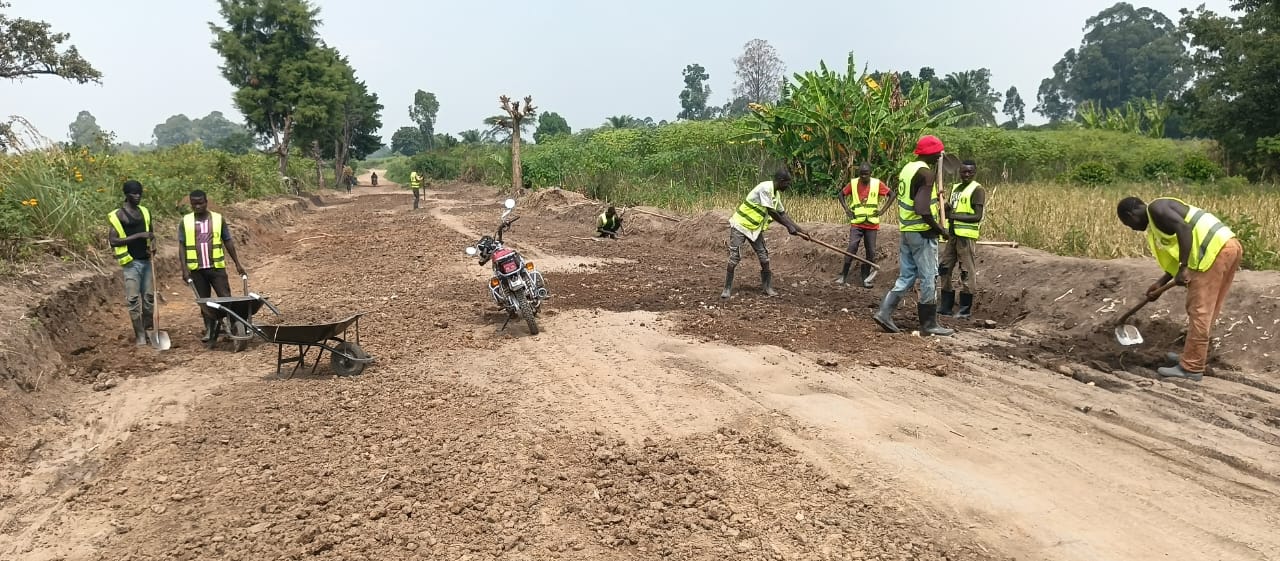 Aru : la route de desserte agricole en réhabilitation dans la chefferie des Lu