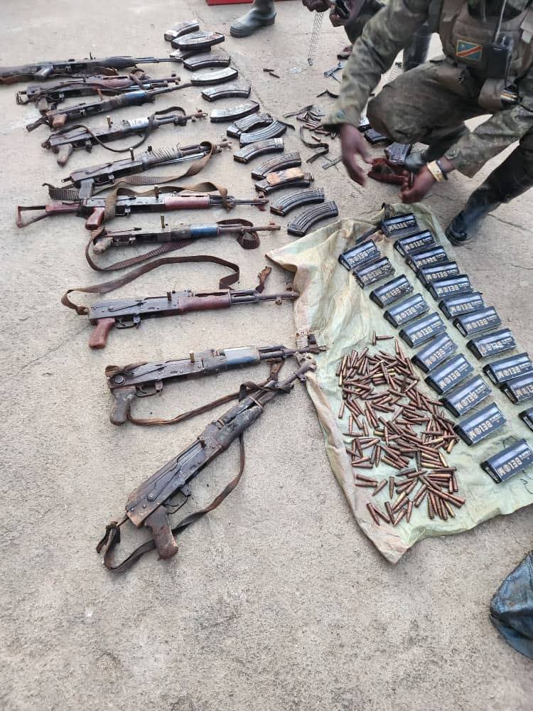 Ituri : les FARDC intensifient la pression sur la milice CRP et découvrent une cache d’armes à Djugu